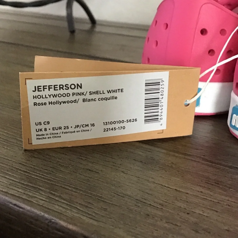 NEW Native Girls Bright Pink Water Shoes - Picture 3 of 4